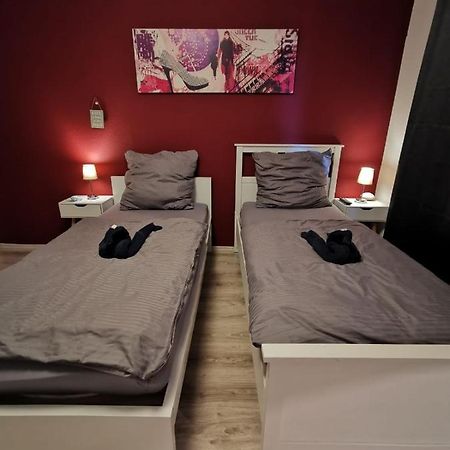 Liebevoll Eingerichtete Ferienwohnung - Zentrale Lage - Netflix & Paytv 빌헬름스하펜 외부 사진