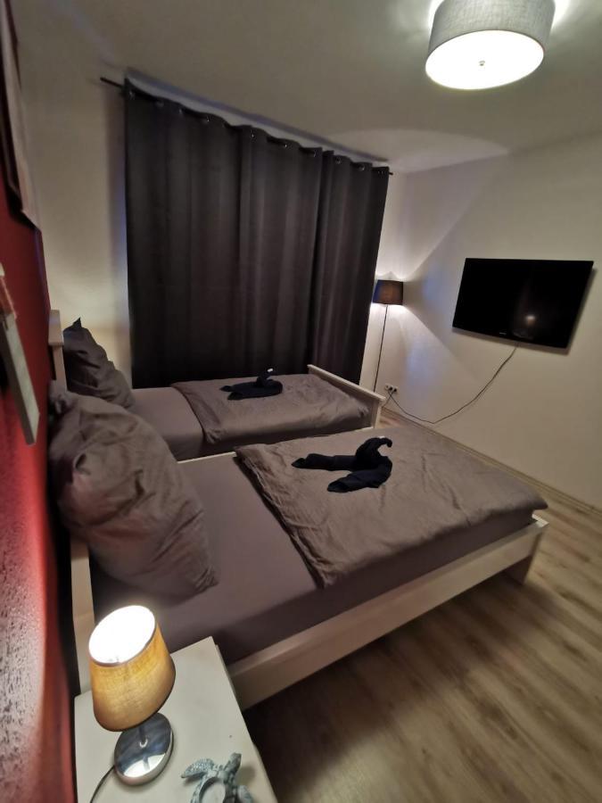 Liebevoll Eingerichtete Ferienwohnung - Zentrale Lage - Netflix & Paytv 빌헬름스하펜 외부 사진