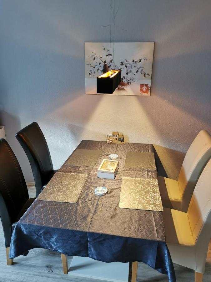 Liebevoll Eingerichtete Ferienwohnung - Zentrale Lage - Netflix & Paytv 빌헬름스하펜 외부 사진